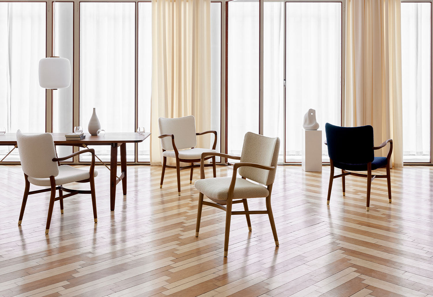 Monarch VLA61 Chair