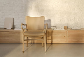Monarch VLA61 Chair